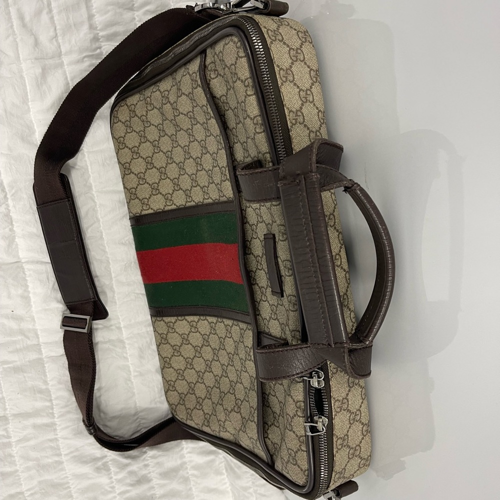 💯AUTHENTIC💯Gucci laptop case. - Picture 2 of 7